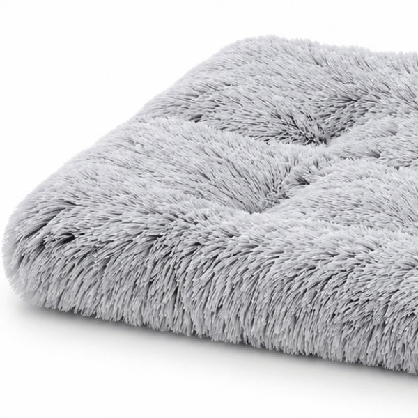 Couchages pour chats gris détail peluche longue et rembourrage matelassé confortable