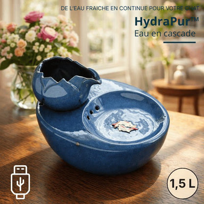 Fontaine à eau chat en céramique bleue avec décoration poisson au fond du bol d’hydratation – HydraPur™