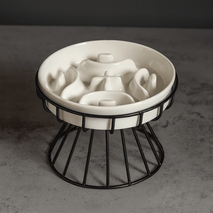 Gamelle anti glouton chat labyrinthe céramique blanche surélevée support fer noir NoRush Bowl™