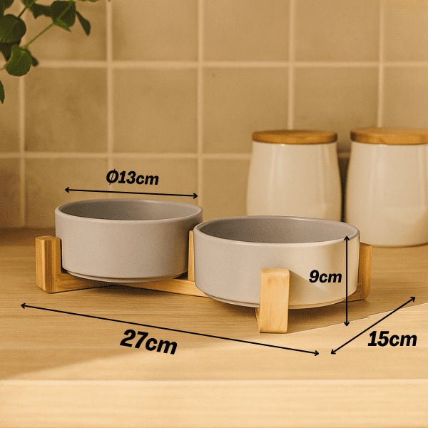 Gamelle chat ceramique ronde grise support bois naturel sur table cuisine dimensions - CrocCat™