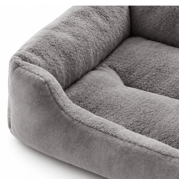 Panier rectangulaire chat gris avec rebords épais et intérieur polaire respirant